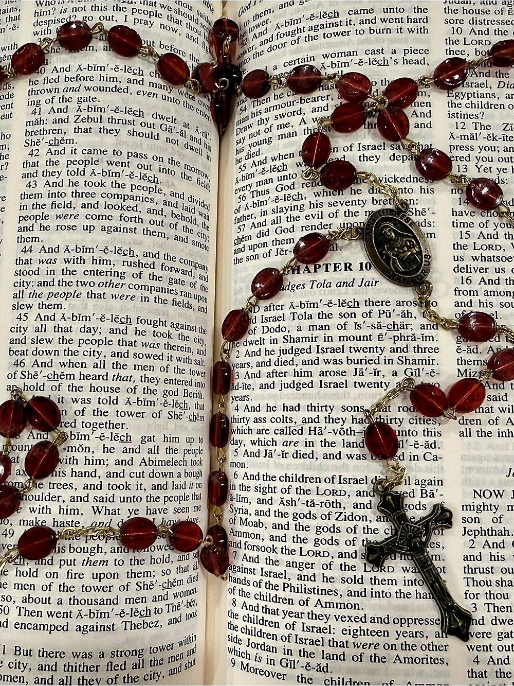 Vintage Burgundy Rosary Pendant Necklace Like New